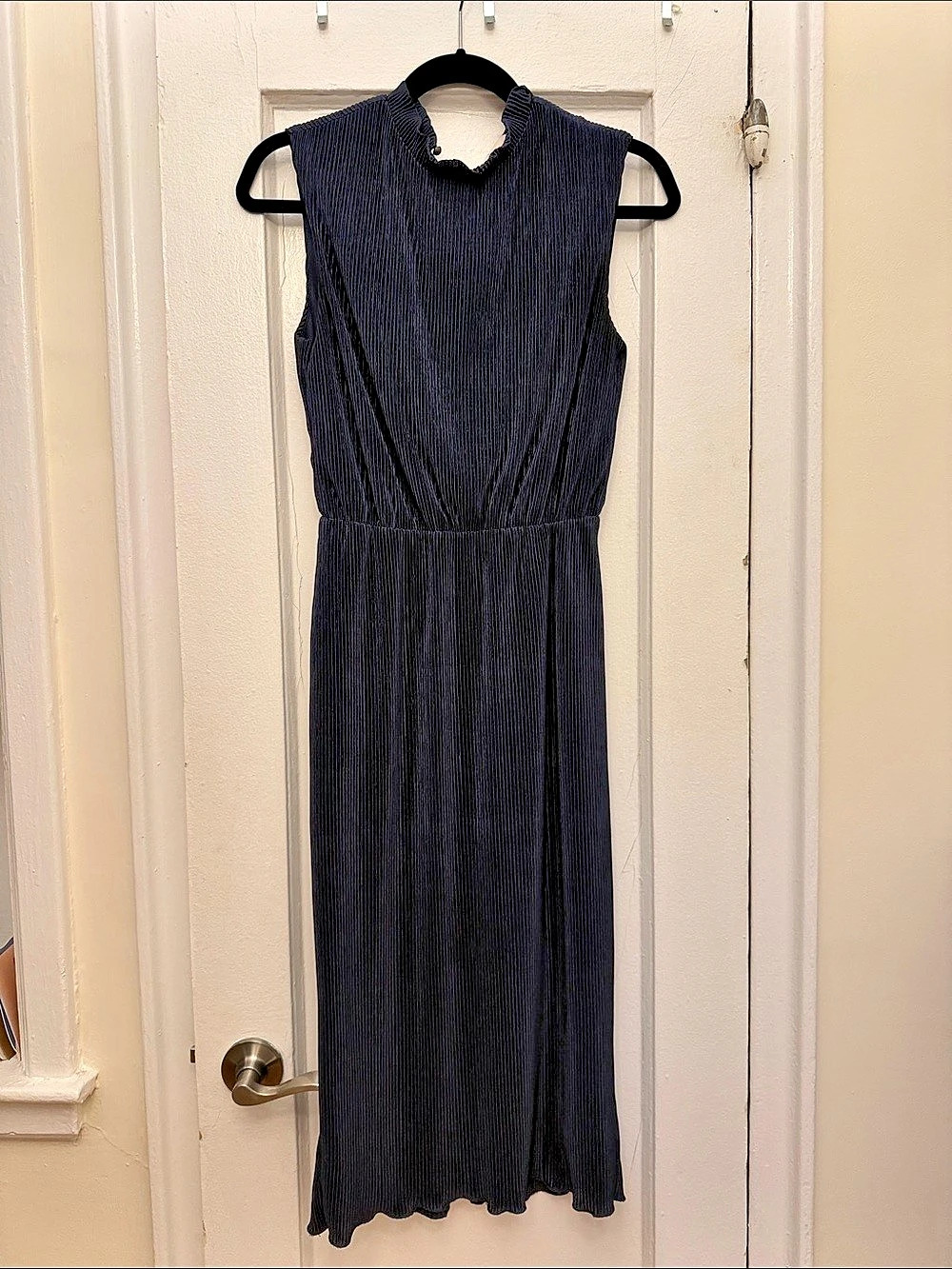 Pleated Highneck Sleeveless Midi Dress Navy Like New